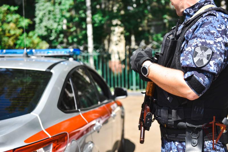 Сотрудники Росгвардии задержали устроившего стрельбу мужчину в Подмосковье