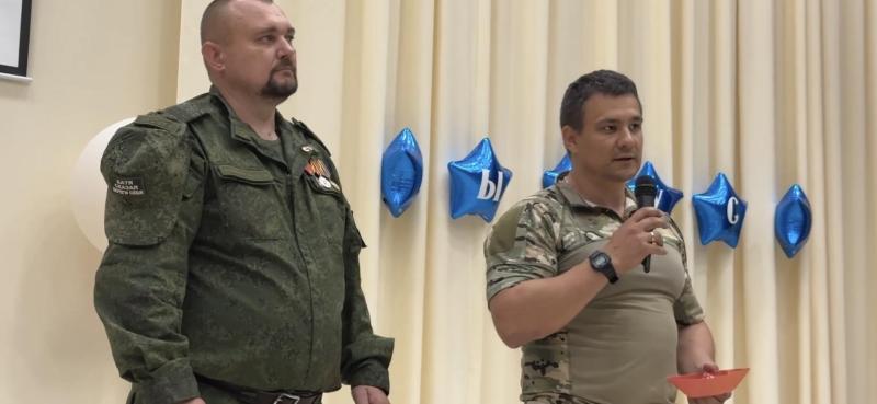Представители отделения «Боевое братство» по Ленинскому округу поздравили выпускников Мисайловской школы