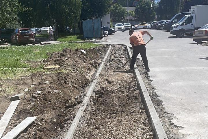 Комплексное благоустройство дворовой территории стартовало в Развилке Ленинского округа