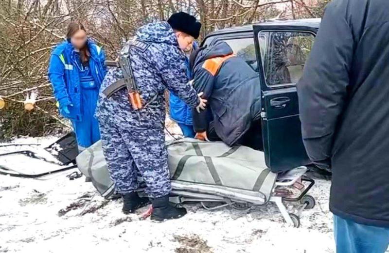 В Подмосковье росгвардейцы оказали помощь пострадавшему в ДТП