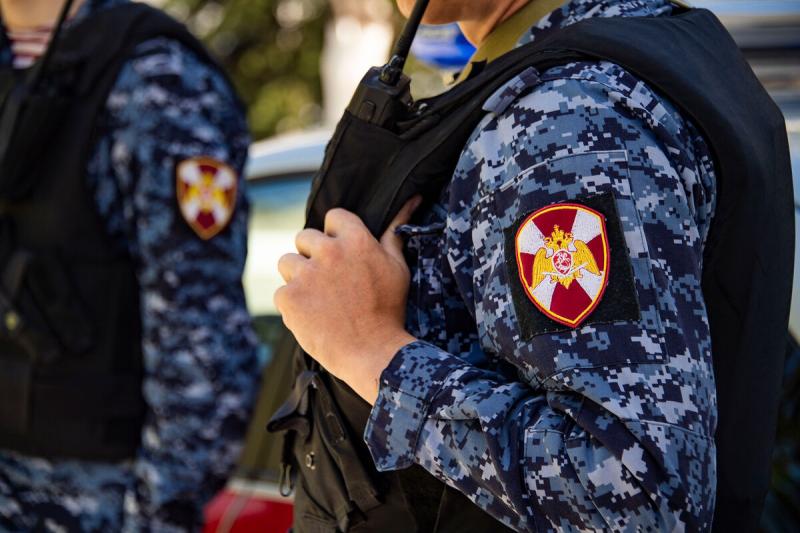 В Люберцах сотрудники Росгвардии задержали подозреваемого в незаконном обороте наркотиков в крупном разме