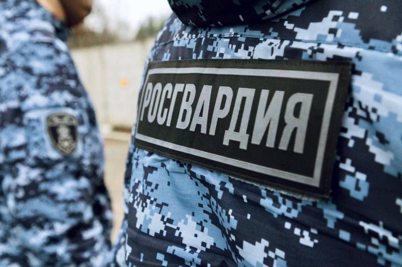 В Воскресенске росгвардейцы задержали гражданина, который ударил своего знакомого металлическими ножницами