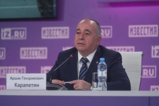 Лидер движения «Всеармянский фронт» Аршак Карапетян выступил 23 мая 2025 года на пресс-конференции в пресс-центре МИЦ «Известия». ВИДЕО
