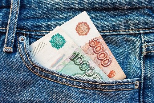 Россияне назвали сумму, которую готовы потратить без сожалений