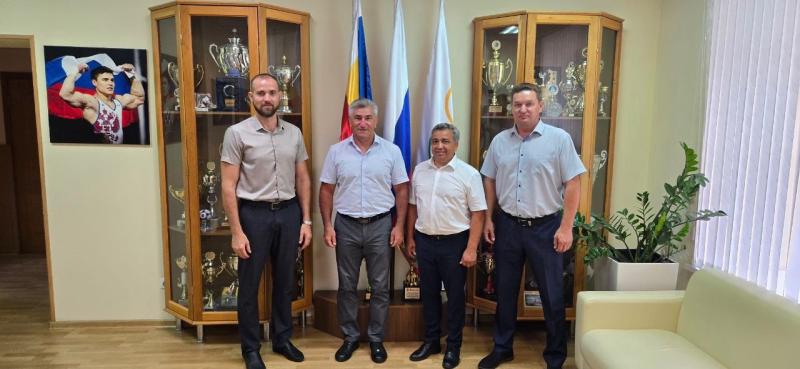 У гиревиков — праздник...