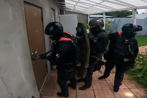При участии столичного спецназа Росгвардии задержан подозреваемый в торговле марихуаной