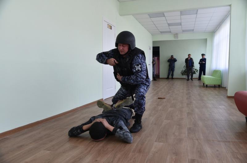 Злоумышленник обезврежен, пострадавших нет: в Ошейкинской школе Лотошинского округа прошли антитеррористические учения