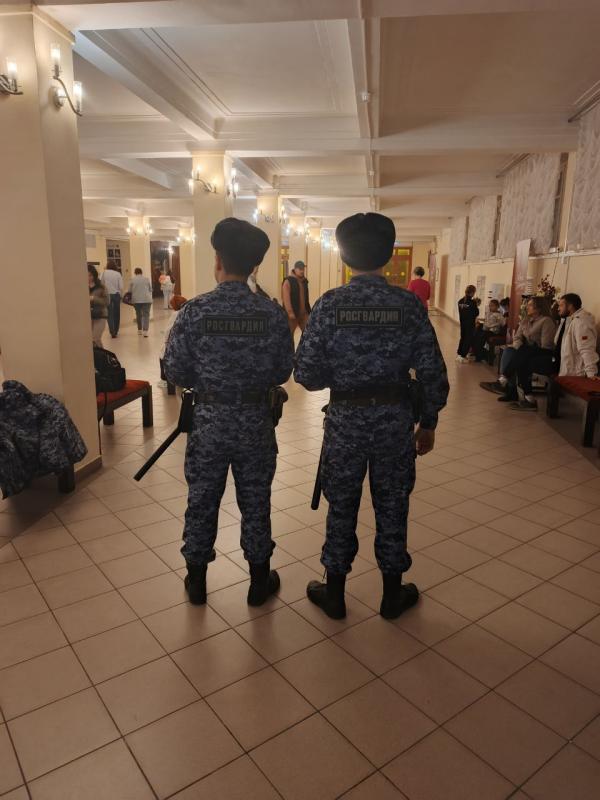Сотрудники Егорьевского отдела вневедомственной охраны Росгвардии обеспечили безопасность на празднике творчества в ДК им. Г. Конина