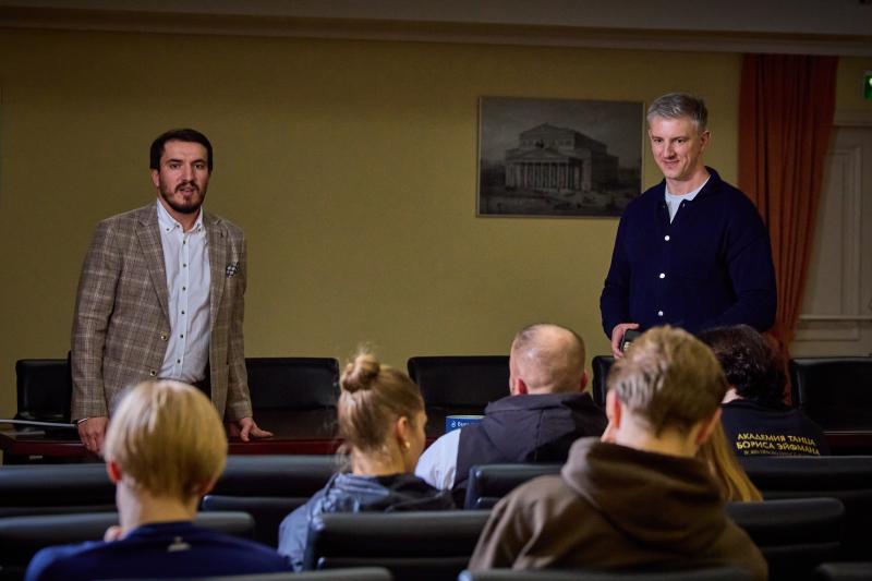 Врачи «Будь Здоров» провели лекцию для артистов Большого театра о профилактике балетных травм