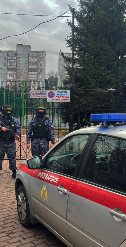 Сотрудники Королевского ОВО - филиала ОВО ВНГ России по Московской области" обеспечили безопасность одной из школ.