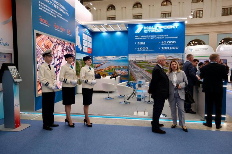 Команда Нацпроектстроя представила свои достижения на "Транспортной неделе-2025"