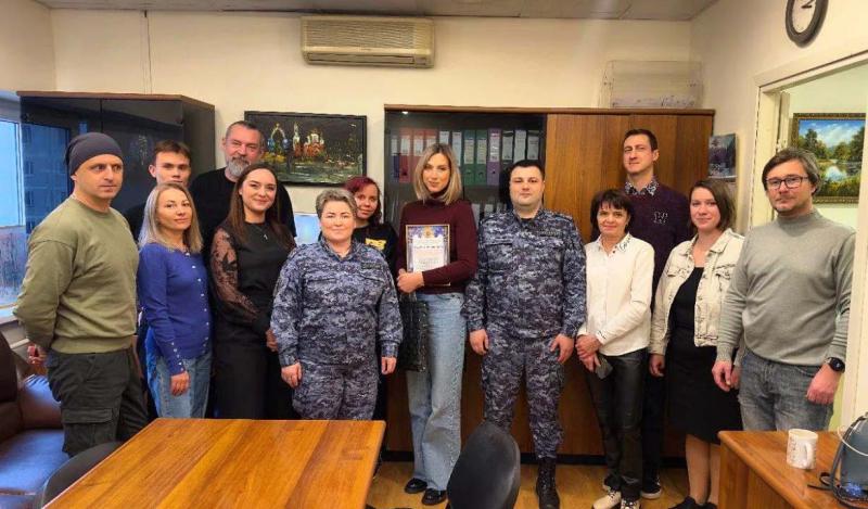 Сотрудники подмосковного главка Росгвардии поздравили коллективы региональных телеканалов с профессиональным праздником