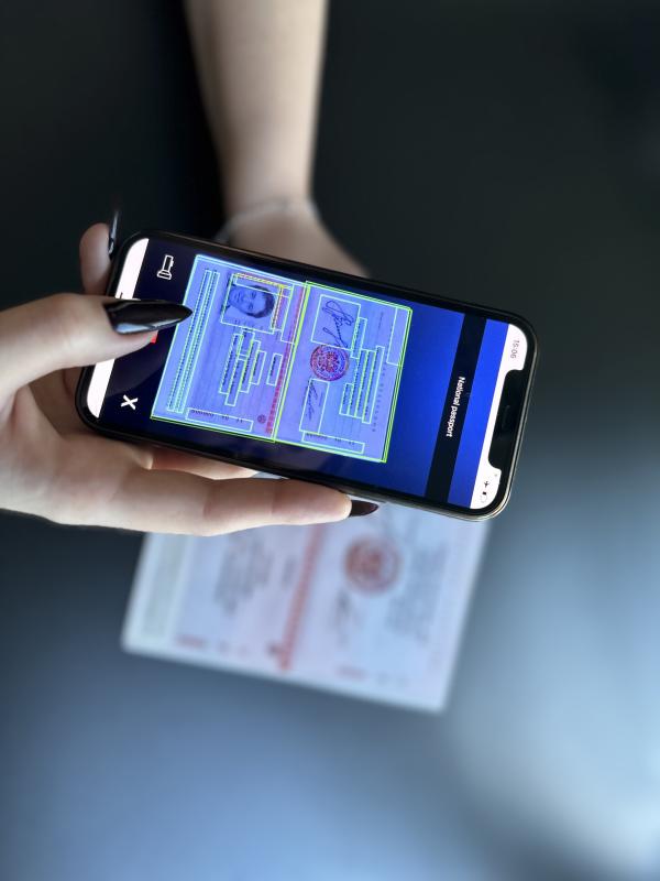 «Кнопка» с помощью ИИ Smart Engines избавила бизнес от ручного ввода паспортных данных