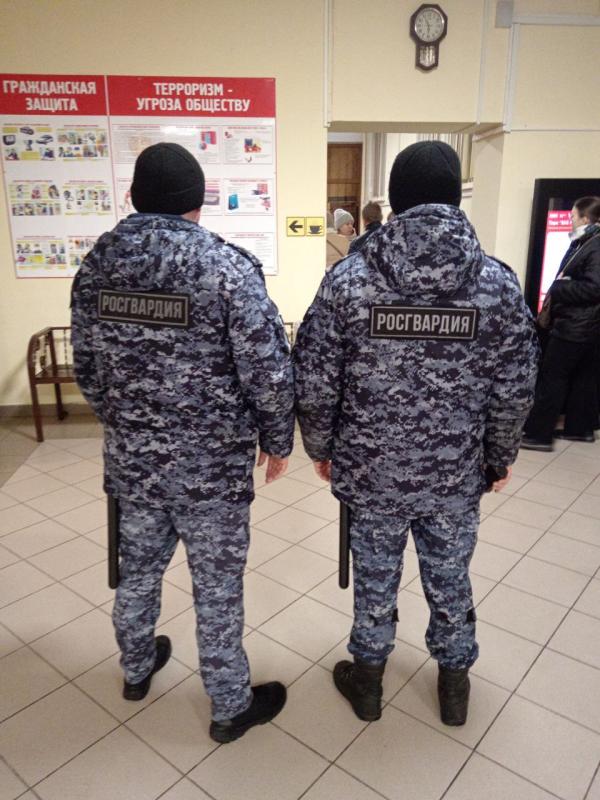 Сотрудники Егорьевского ОВО Росгвардии обеспечили охрану общественного порядка на игре КВН в ДК им. Г. Конина