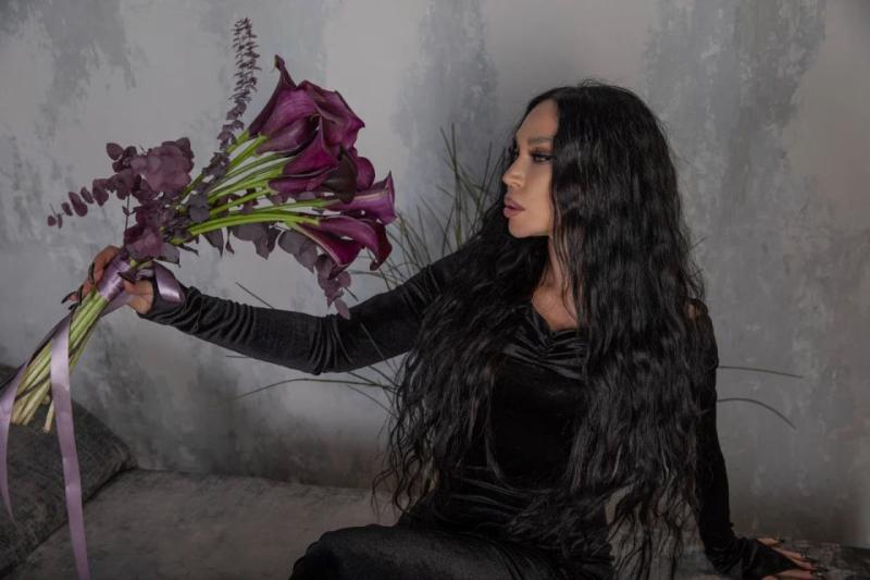 Аделина Панина: в каких цветах одежды встречать Новый год, чтобы стать богаче