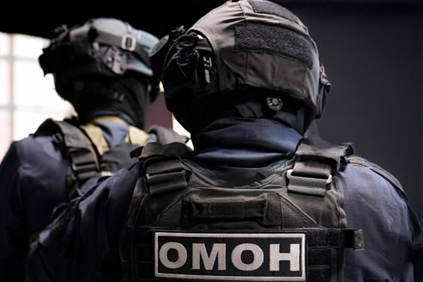 При силовой поддержке спецназа Росгвардии задержаны подозреваемые в мошенничестве