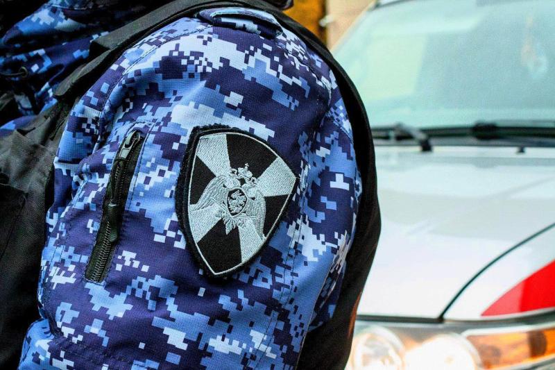 Росгвардейцы задержали подозреваемых в разбойном нападении в Подмосковье