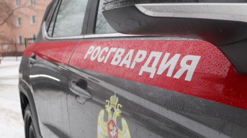 Росгвардейцы в Подмосковье задержали ночного гурмана с талантом к взлому и аппетитом к мандаринам